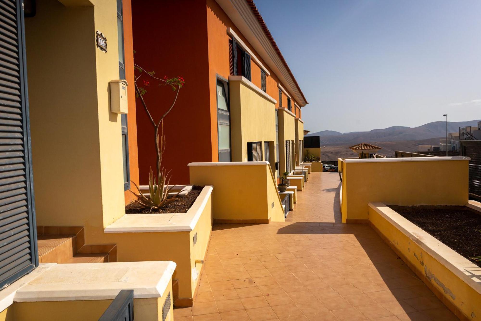 Lucky Thirteen - Apartment With Ocean View Caleta De Fuste Exterior photo